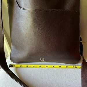 Like New Radley London Pockets Large Zip Around Cross Body Bag